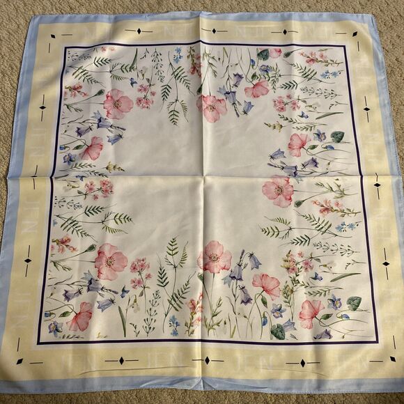 JFN Just Fashion Now square scarf done in floral motif blue yellow pink romantic - Picture 5 of 6